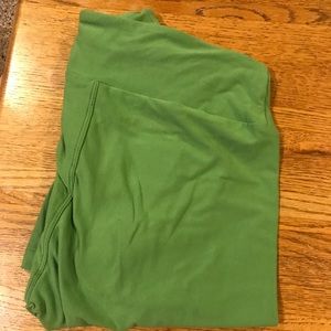 Green OS Lularoe leggings